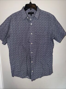 Men’s Banana Republic Navy and White Micro geo print Button-Up size M